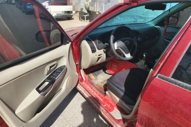 Used Soueast V3 Lingyue 2013 Revised Version 1.5L Manual – Affordable Edition Driver Seat