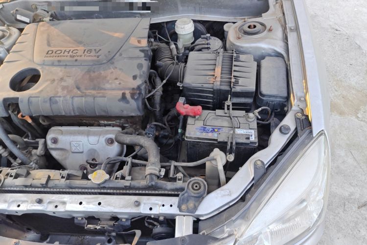 Used Soueast V3 Lingyue 2013 Revised Version 1.5L Manual – Affordable Edition Engine Bay Left