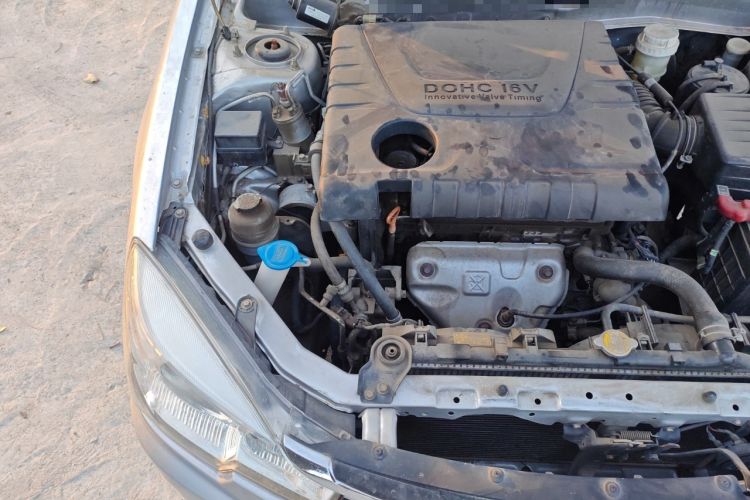 Used Soueast V3 Lingyue 2013 Revised Version 1.5L Manual – Affordable Edition Engine Bay Right