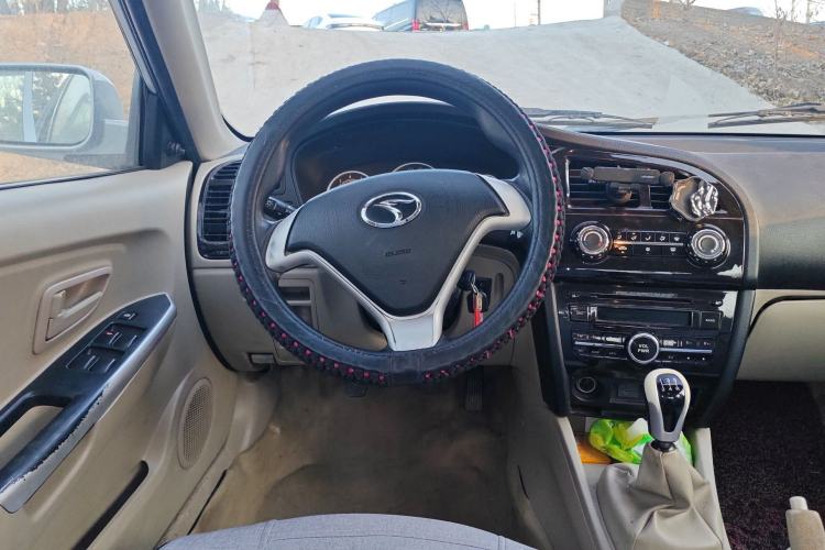 Used Soueast V3 Lingyue 2013 Revised Version 1.5L Manual – Affordable Edition Steering Wheel