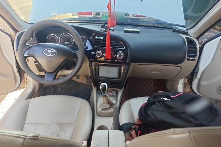 Used Soueast V3 Lingyue 2013 Revised Version 1.5L Manual – Affordable Edition Center Console