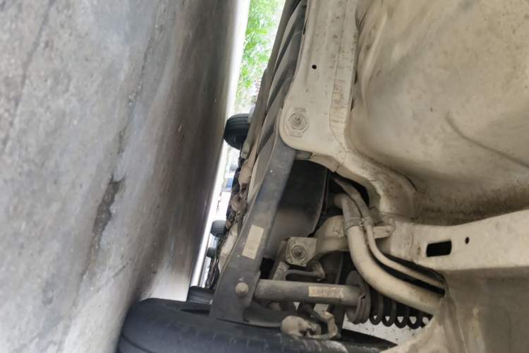 Used Soueast V3 Lingyue 2013 Revised Version 1.5L Manual – Affordable Edition Chassis Rear Right