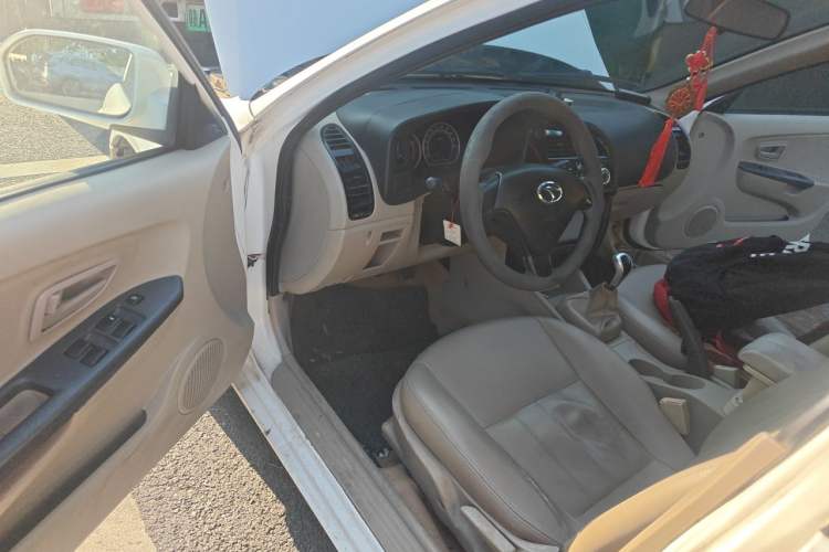 Used Soueast V3 Lingyue 2013 Revised Version 1.5L Manual – Affordable Edition Driver Seat