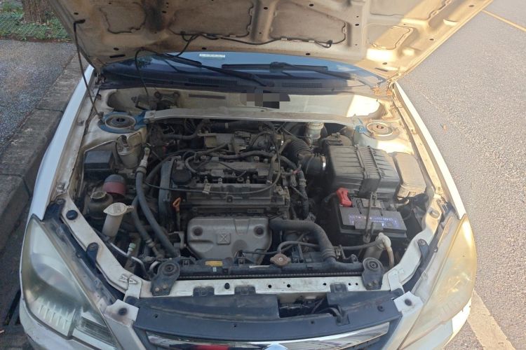 Used Soueast V3 Lingyue 2013 Revised Version 1.5L Manual – Affordable Edition Engine Bay