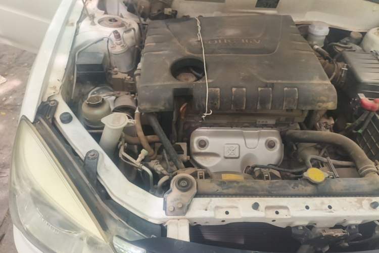 Used Soueast V3 Lingyue 2013 Revised Version 1.5L Manual – Affordable Edition Engine Bay Right