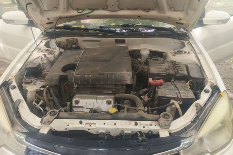 Used Soueast V3 Lingyue 2013 Revised Version 1.5L Manual – Affordable Edition Engine Bay