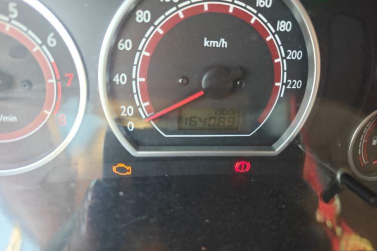 Used Soueast V3 Lingyue 2013 Revised Version 1.5L Manual – Affordable Edition Odometer Close Up