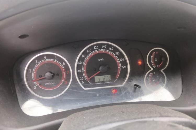 Used Soueast V3 Lingyue 2013 Revised Version 1.5L Manual – Affordable Edition Odometer Close Up