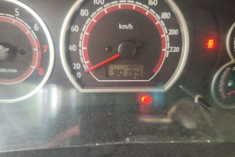 Used Soueast V3 Lingyue 2013 Revised Version 1.5L Manual – Affordable Edition Odometer Close Up