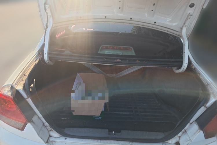 Used Soueast V3 Lingyue 2013 Revised Version 1.5L Manual – Affordable Edition Trunk