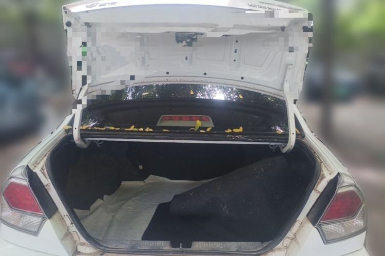 Used Soueast V3 Lingyue 2013 Revised Version 1.5L Manual – Affordable Edition Trunk