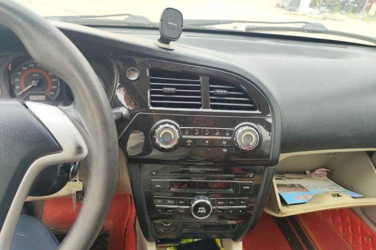 Used Soueast V3 Lingyue 2014 1.5L Manual Entry-Level Version Audio And AC Panel