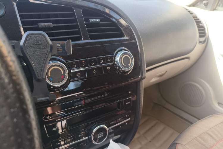 Used Soueast V3 Lingyue 2014 1.5L Manual Entry-Level Version Audio And AC Panel