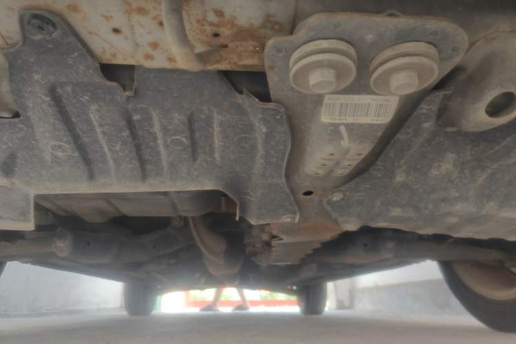 Used Soueast V3 Lingyue 2014 1.5L Manual Entry-Level Version Chassis Front