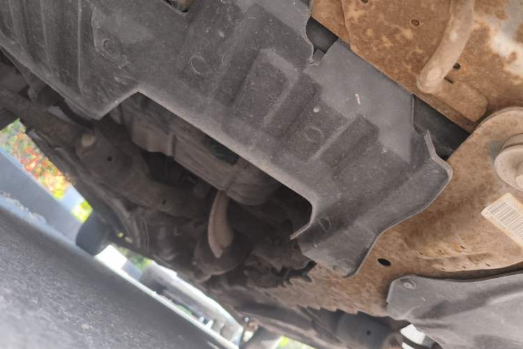 Used Soueast V3 Lingyue 2014 1.5L Manual Entry-Level Version Chassis Front