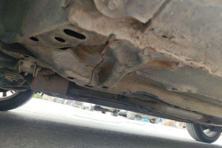 Used Soueast V3 Lingyue 2014 1.5L Manual Entry-Level Version Chassis Front Left