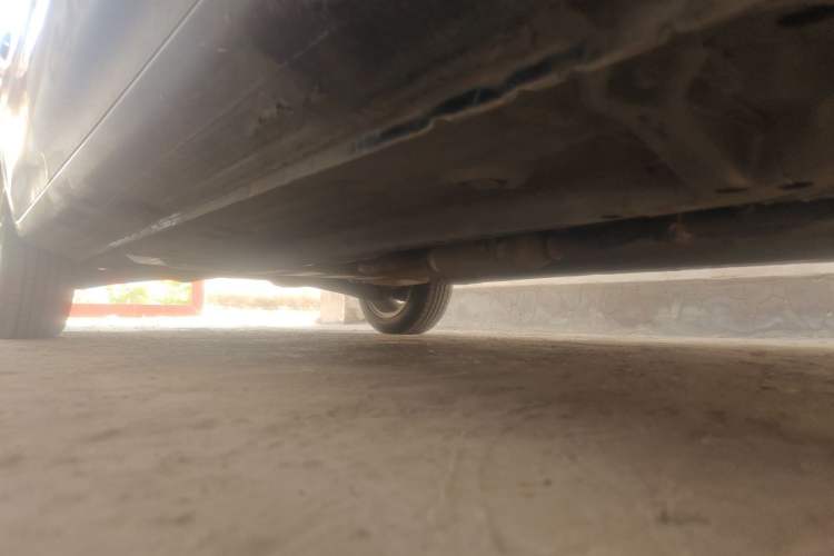 Used Soueast V3 Lingyue 2014 1.5L Manual Entry-Level Version Chassis Front Right