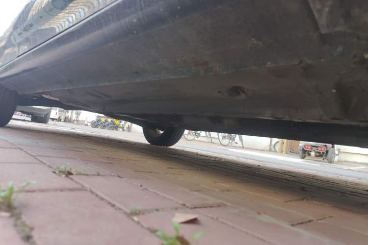 Used Soueast V3 Lingyue 2014 1.5L Manual Entry-Level Version Chassis Front Right