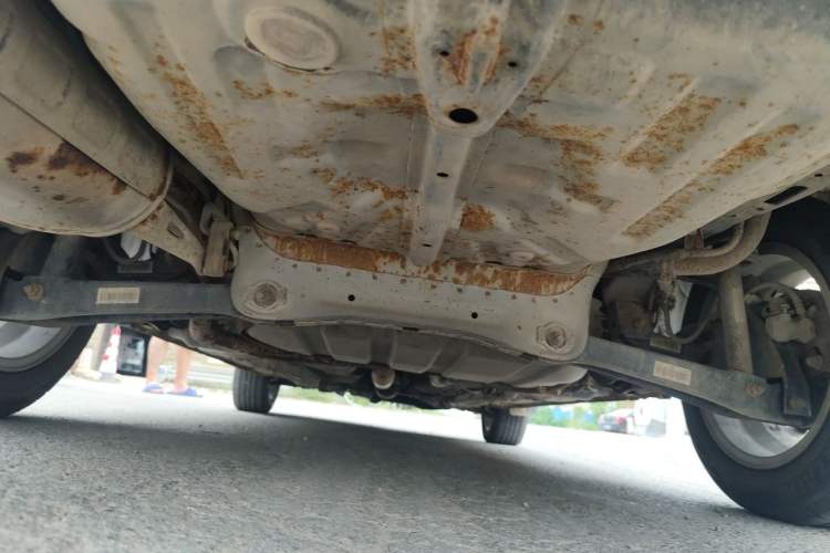 Used Soueast V3 Lingyue 2014 1.5L Manual Entry-Level Version Chassis Rear