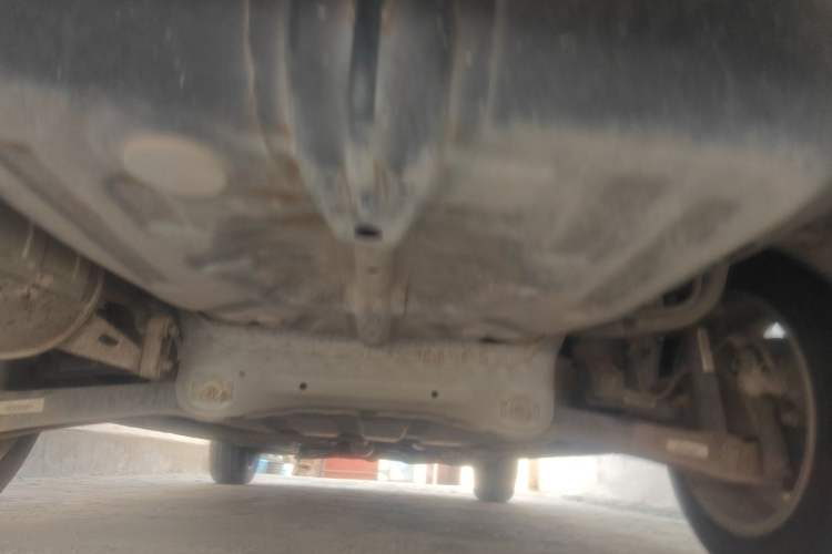 Used Soueast V3 Lingyue 2014 1.5L Manual Entry-Level Version Chassis Rear