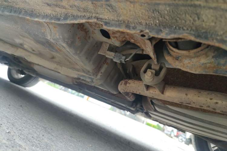 Used Soueast V3 Lingyue 2014 1.5L Manual Entry-Level Version Chassis Rear Left
