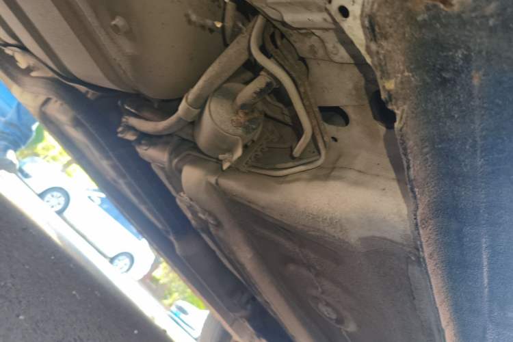Used Soueast V3 Lingyue 2014 1.5L Manual Entry-Level Version Chassis Rear Right