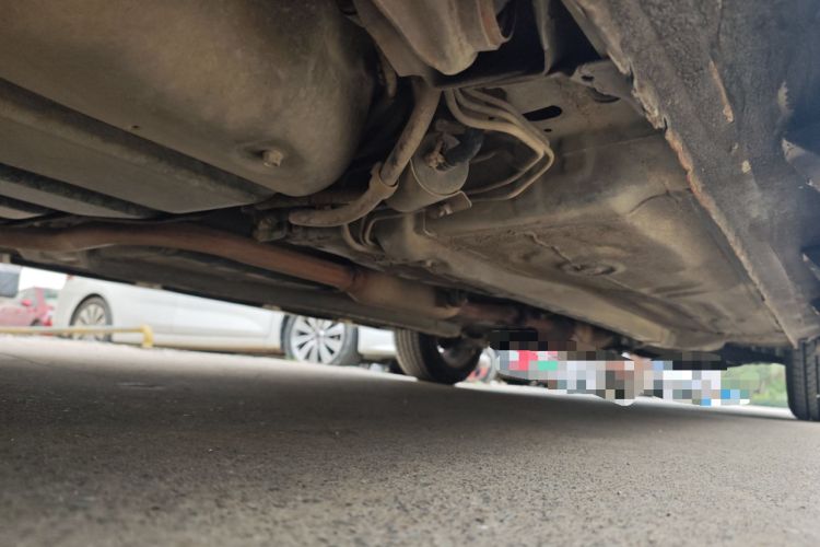 Used Soueast V3 Lingyue 2014 1.5L Manual Entry-Level Version Chassis Rear Right