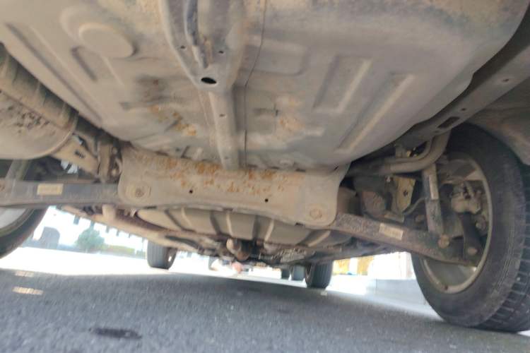 Used Soueast V3 Lingyue 2014 1.5L Manual Entry-Level Version Chassis Rear