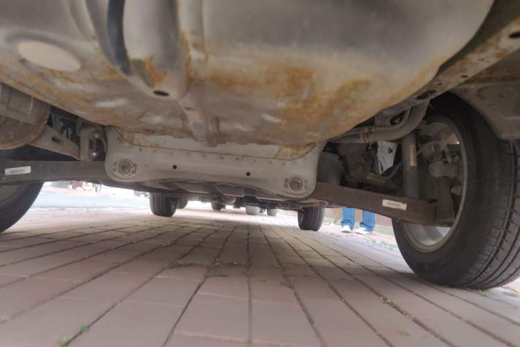 Used Soueast V3 Lingyue 2014 1.5L Manual Entry-Level Version Chassis Rear