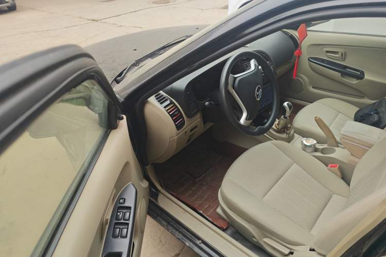 Used Soueast V3 Lingyue 2014 1.5L Manual Smart Edition Driver Seat