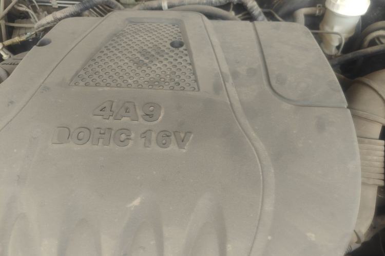 Used Soueast V3 Lingyue 2014 1.5L Manual Entry-Level Version Engine Bay