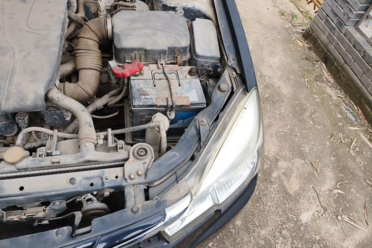 Used Soueast V3 Lingyue 2014 1.5L Manual Entry-Level Version Engine Bay Left