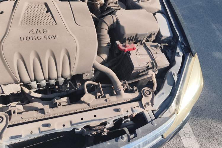 Used Soueast V3 Lingyue 2014 1.5L Manual Entry-Level Version Engine Bay Left