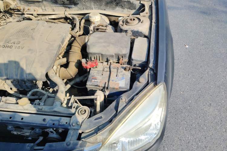 Used Soueast V3 Lingyue 2014 1.5L Manual Entry-Level Version Engine Bay Left