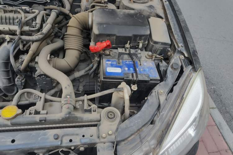 Used Soueast V3 Lingyue 2014 1.5L Manual Entry-Level Version Engine Bay Left