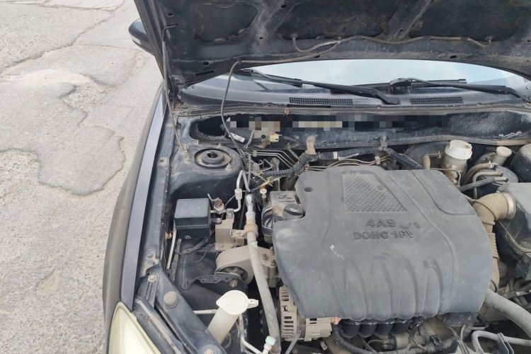 Used Soueast V3 Lingyue 2014 1.5L Manual Entry-Level Version Engine Bay Right