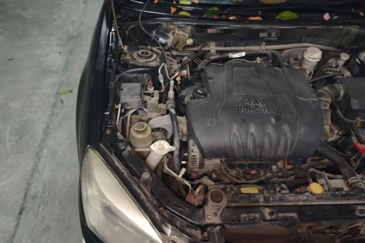 Used Soueast V3 Lingyue 2014 1.5L Manual Entry-Level Version Engine Bay Right