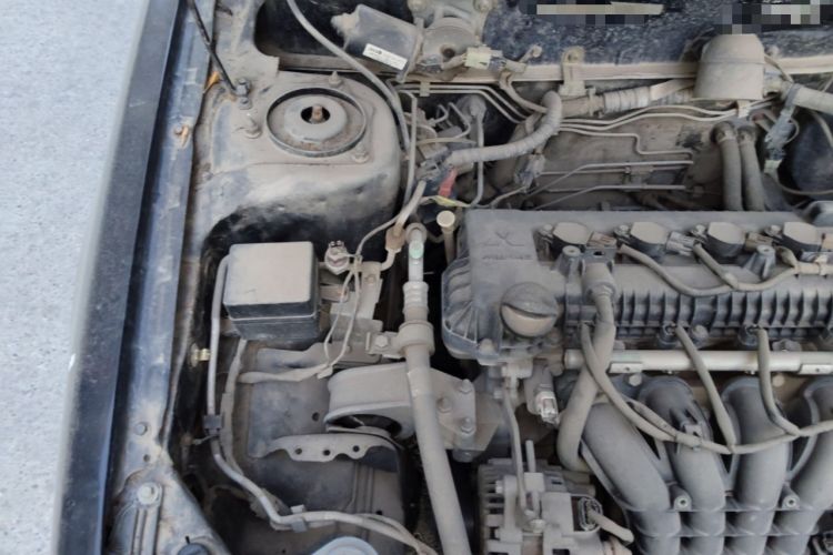Used Soueast V3 Lingyue 2014 1.5L Manual Smart Edition Engine Bay Right
