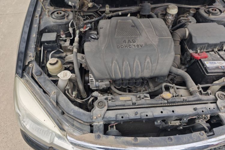 Used Soueast V3 Lingyue 2014 1.5L Manual Entry-Level Version Engine Bay Right