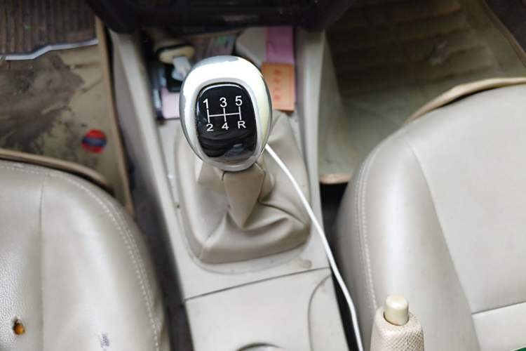 Used Soueast V3 Lingyue 2014 1.5L Manual Entry-Level Version Gear Lever