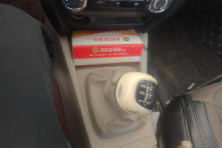 Used Soueast V3 Lingyue 2014 1.5L Manual Entry-Level Version Gear Lever