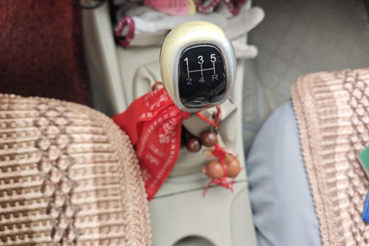 Used Soueast V3 Lingyue 2014 1.5L Manual Entry-Level Version Gear Lever