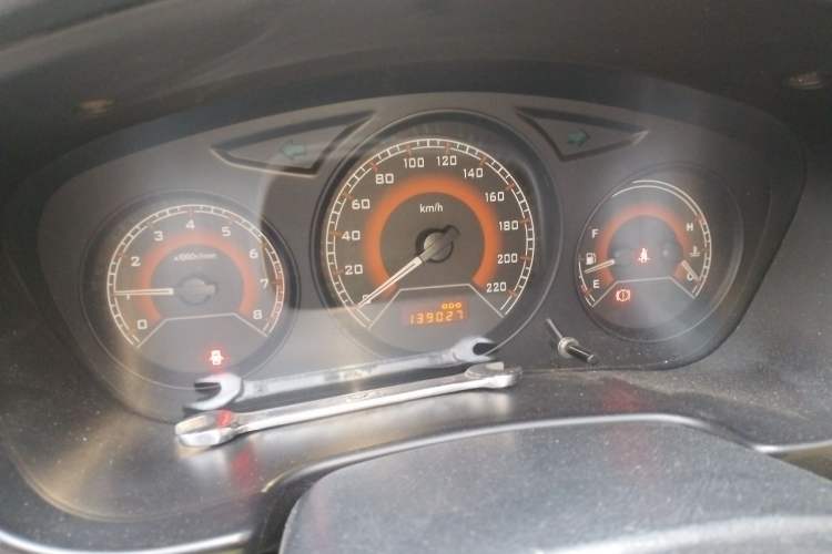 Used Soueast V3 Lingyue 2014 1.5L Manual Entry-Level Version Instrument Cluster
