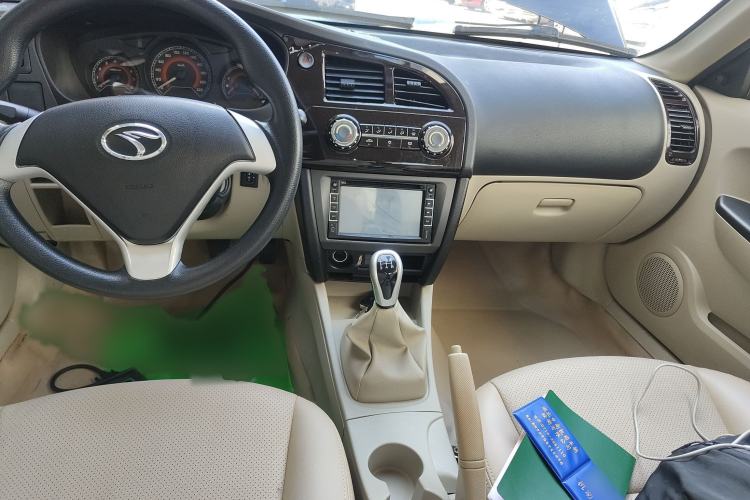 Used Soueast V3 Lingyue 2014 1.5L Manual Smart Edition Interior 2