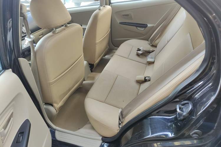 Used Soueast V3 Lingyue 2014 1.5L Manual Smart Edition Interior 4