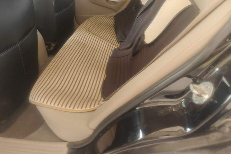 Used Soueast V3 Lingyue 2014 1.5L Manual Entry-Level Version Left Rear Seat