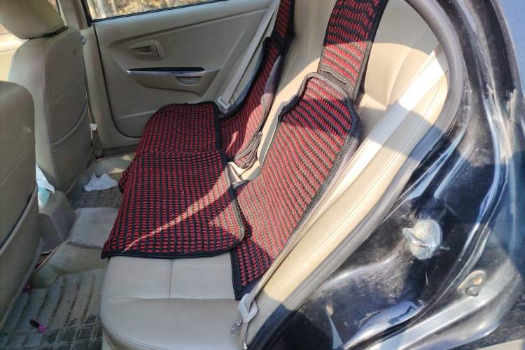 Used Soueast V3 Lingyue 2014 1.5L Manual Entry-Level Version Left Rear Seat