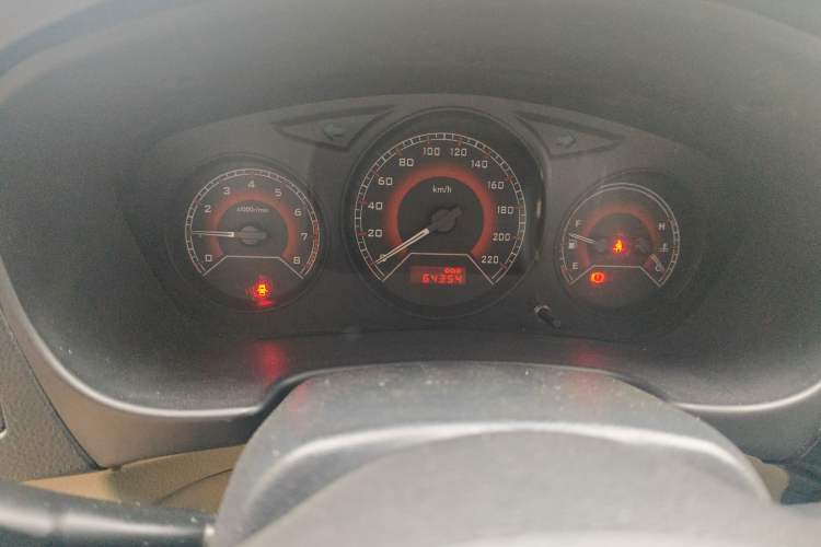 Used Soueast V3 Lingyue 2014 1.5L Manual Smart Edition Odometer Close Up
