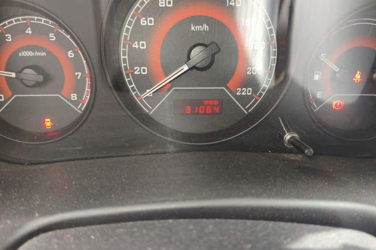 Used Soueast V3 Lingyue 2014 1.5L Manual Luxury Edition Odometer Close Up