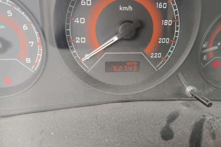Used Soueast V3 Lingyue 2014 1.5L Manual Smart Edition Odometer Close Up